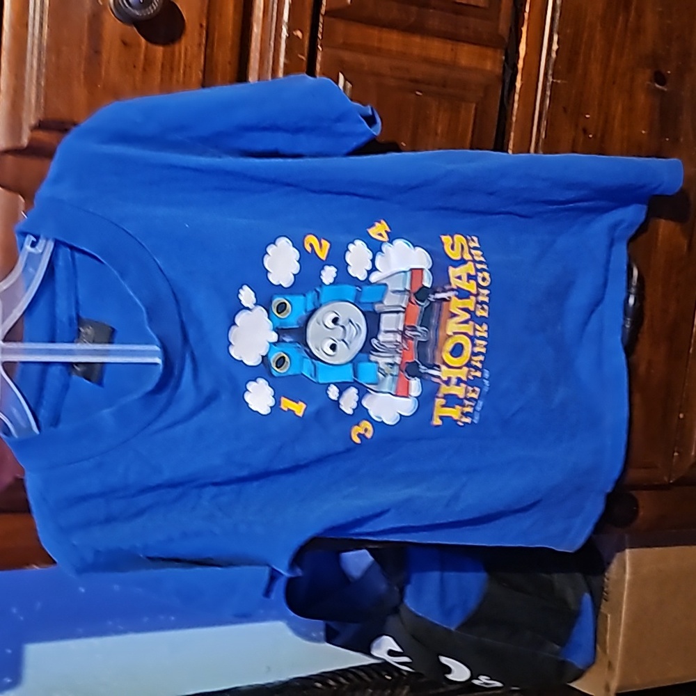 !!.           Boys size 7 t shirt